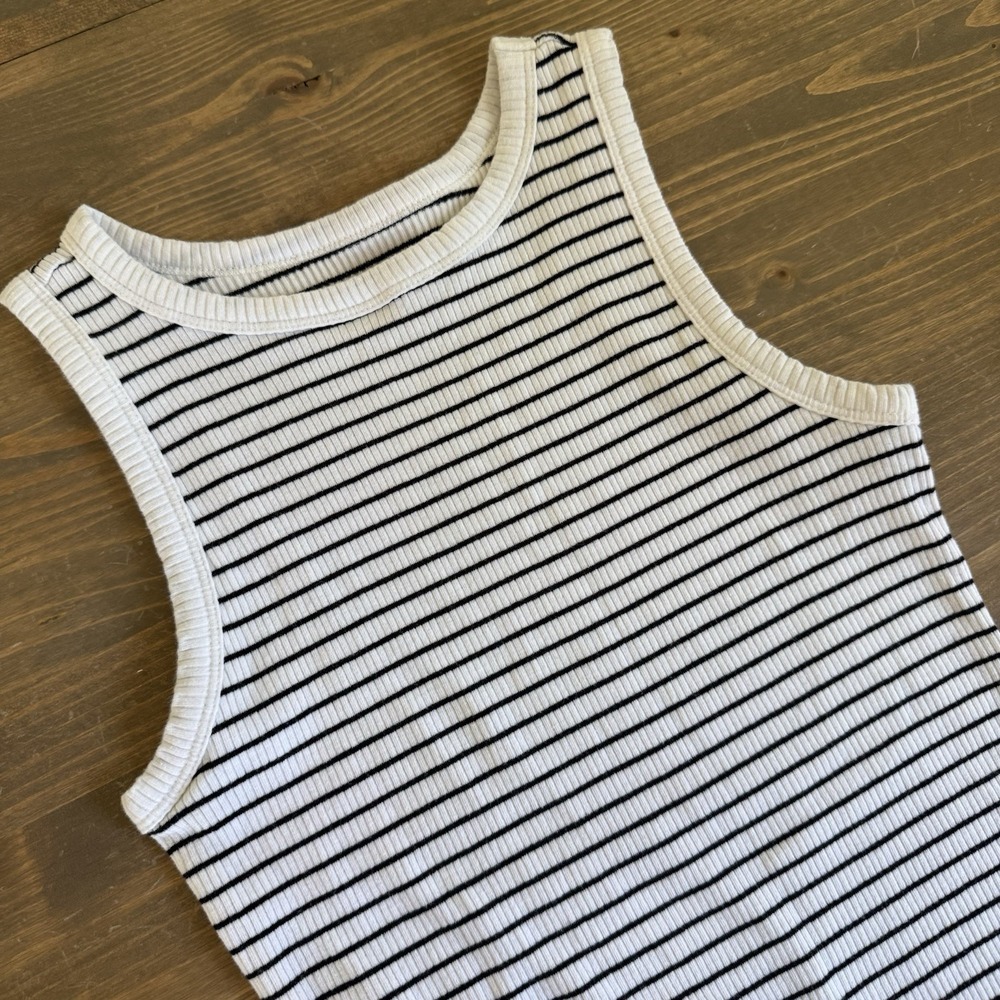 Nine West Women's XS Black White Striped Ribbed Crewneck Tank Top Sleeveless